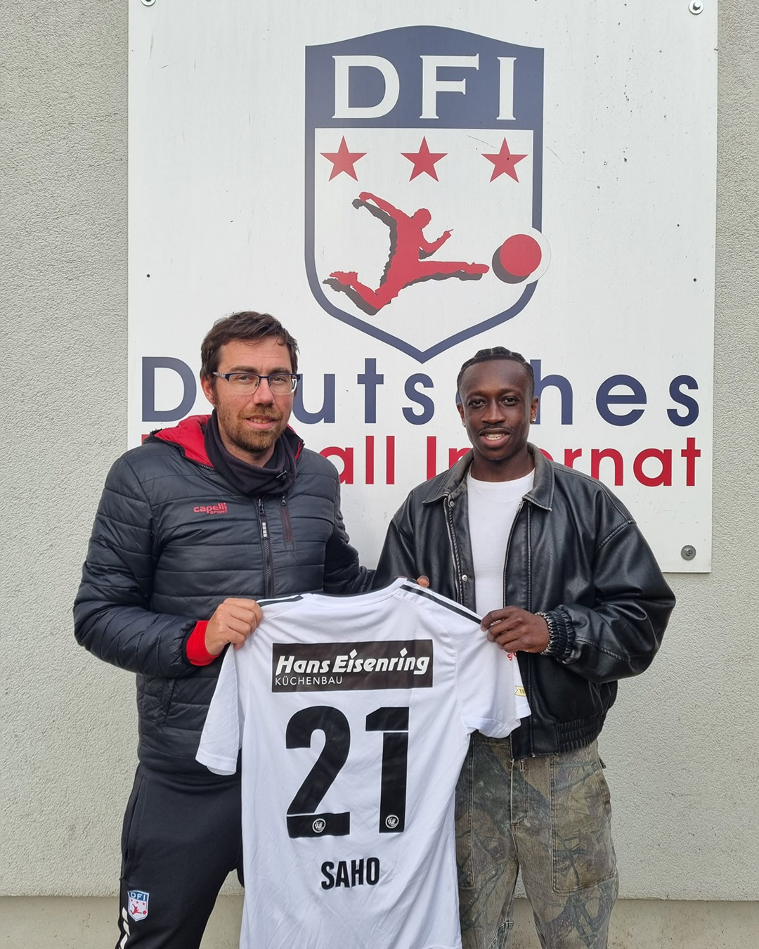 Hans Haslreiter mit Umar Saho